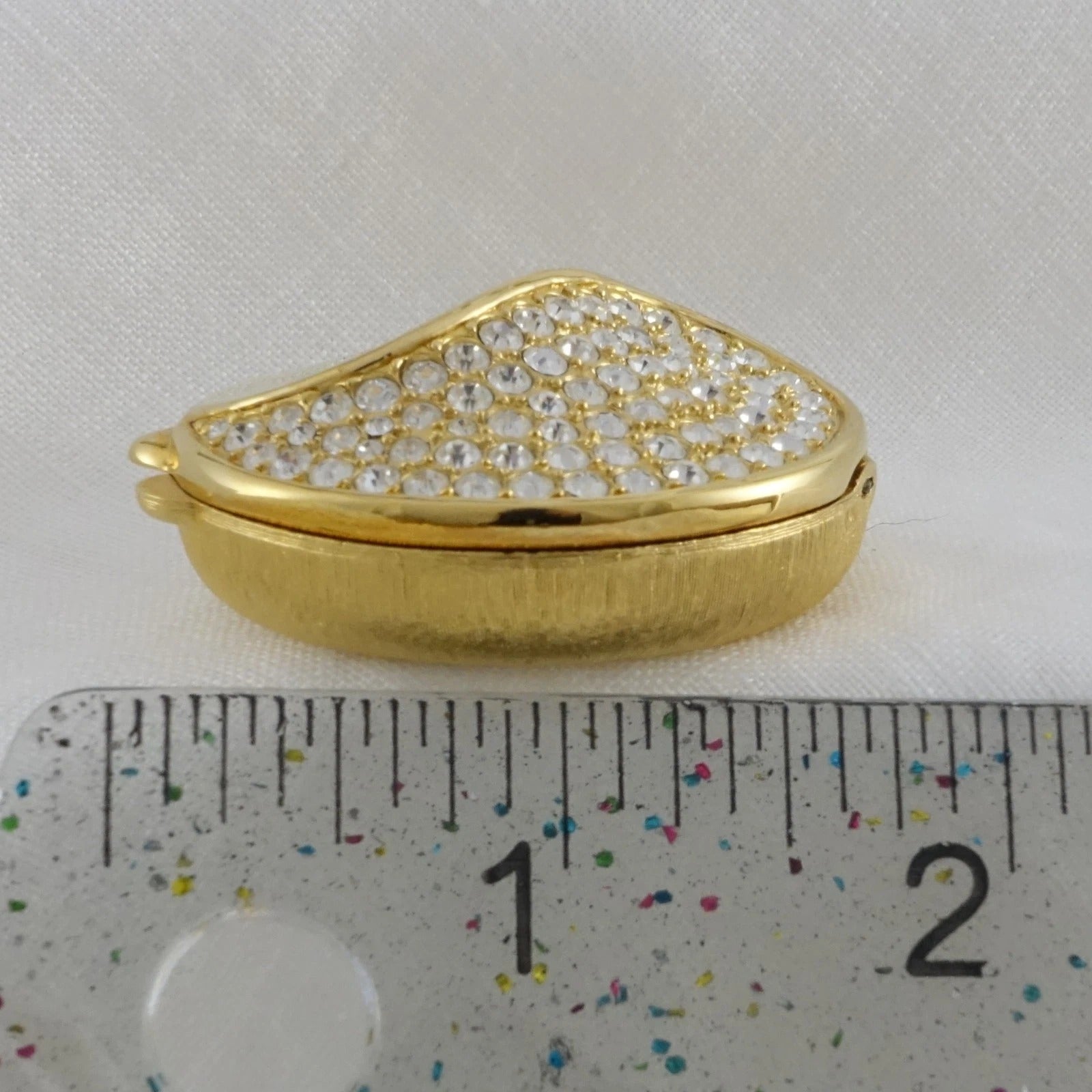 Vintage Bob Mackie Swirl Yin & Yang pill box - LADYBIRD LAUGH